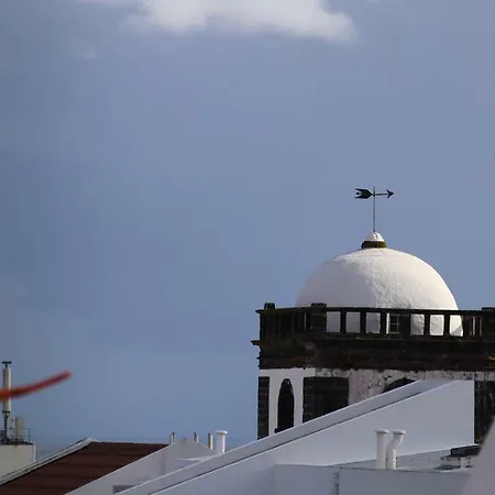 Costa Rral Nº 1066 *